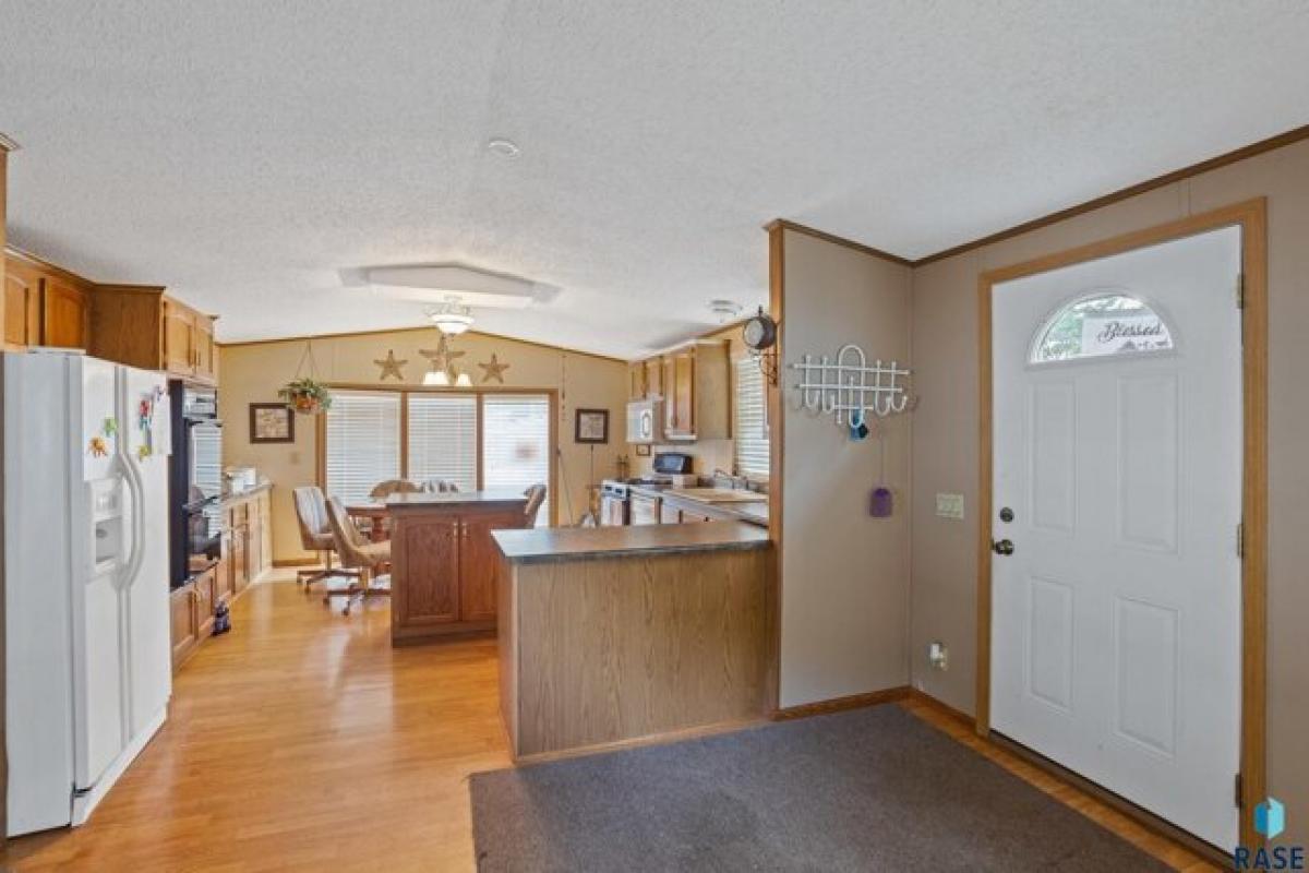 Picture of Home For Sale in Wentworth, South Dakota, United States