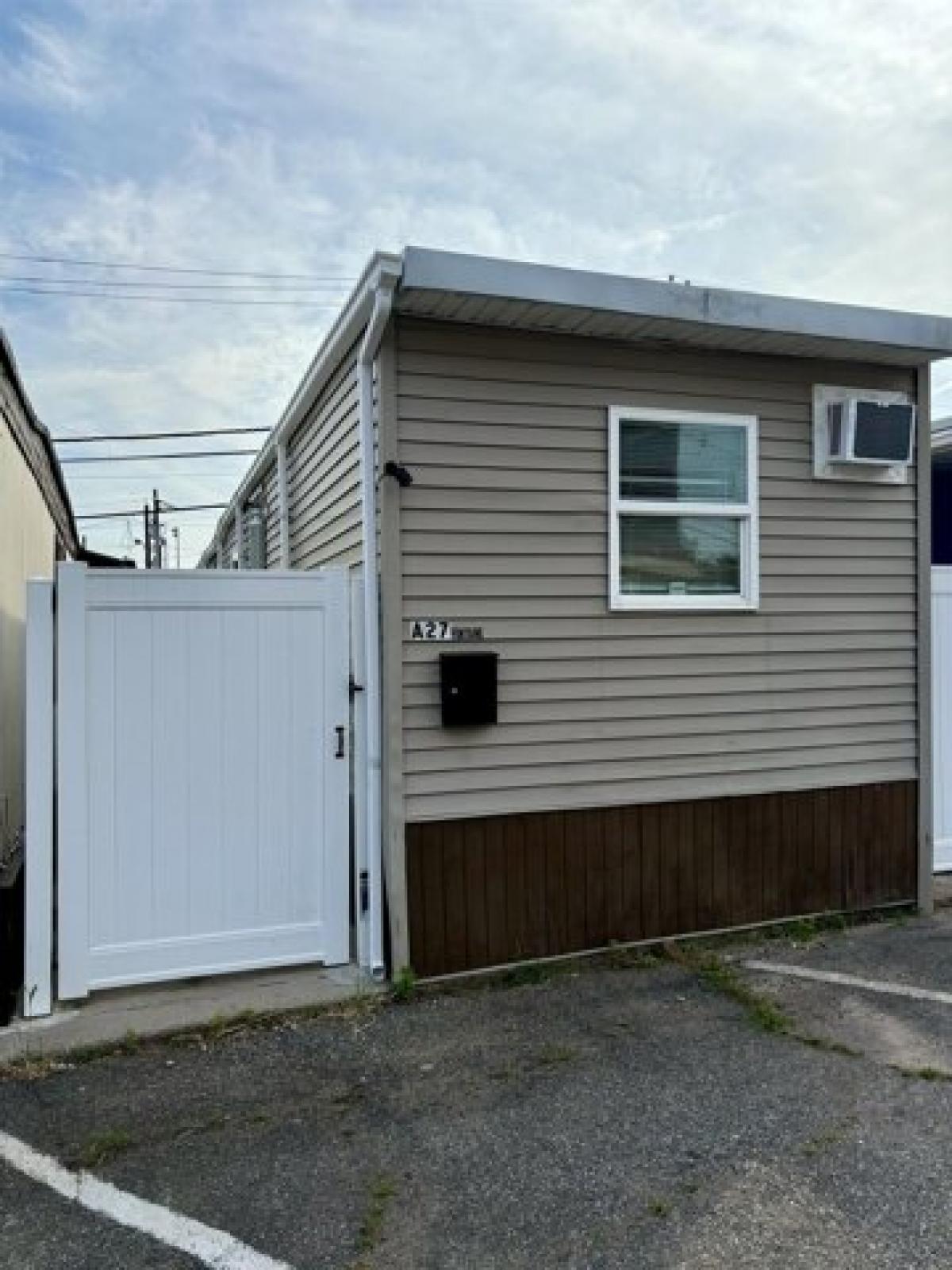 Picture of Home For Sale in Bayonne, New Jersey, United States