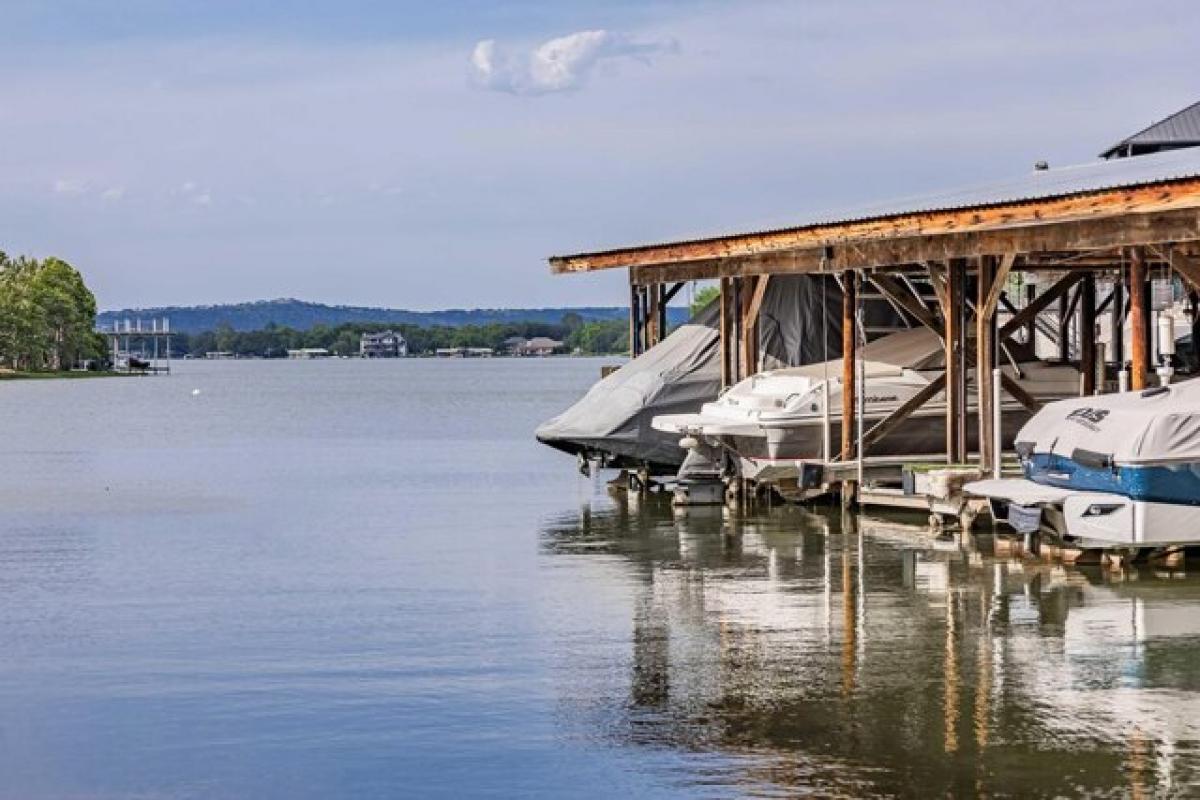 Picture of Home For Sale in Marble Falls, Texas, United States