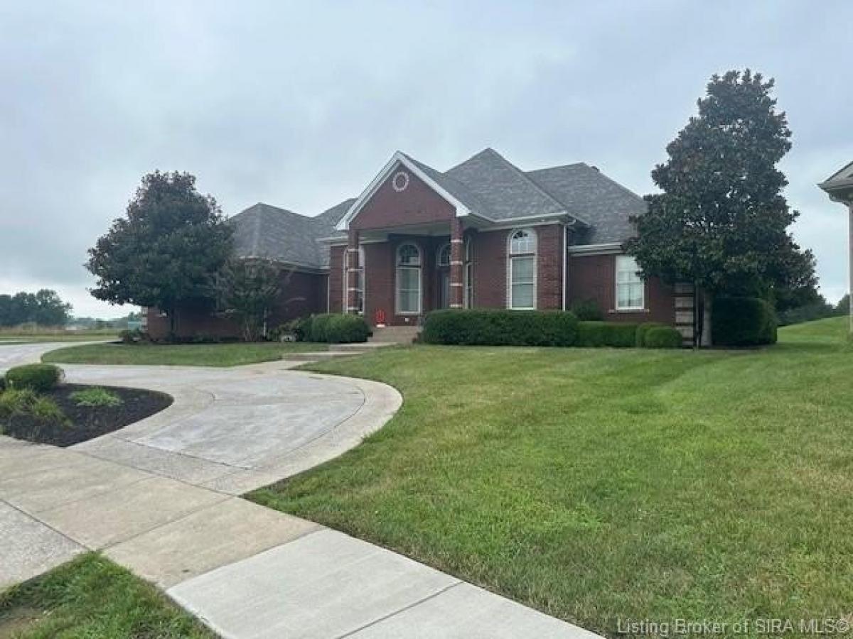 Picture of Home For Sale in Henryville, Indiana, United States