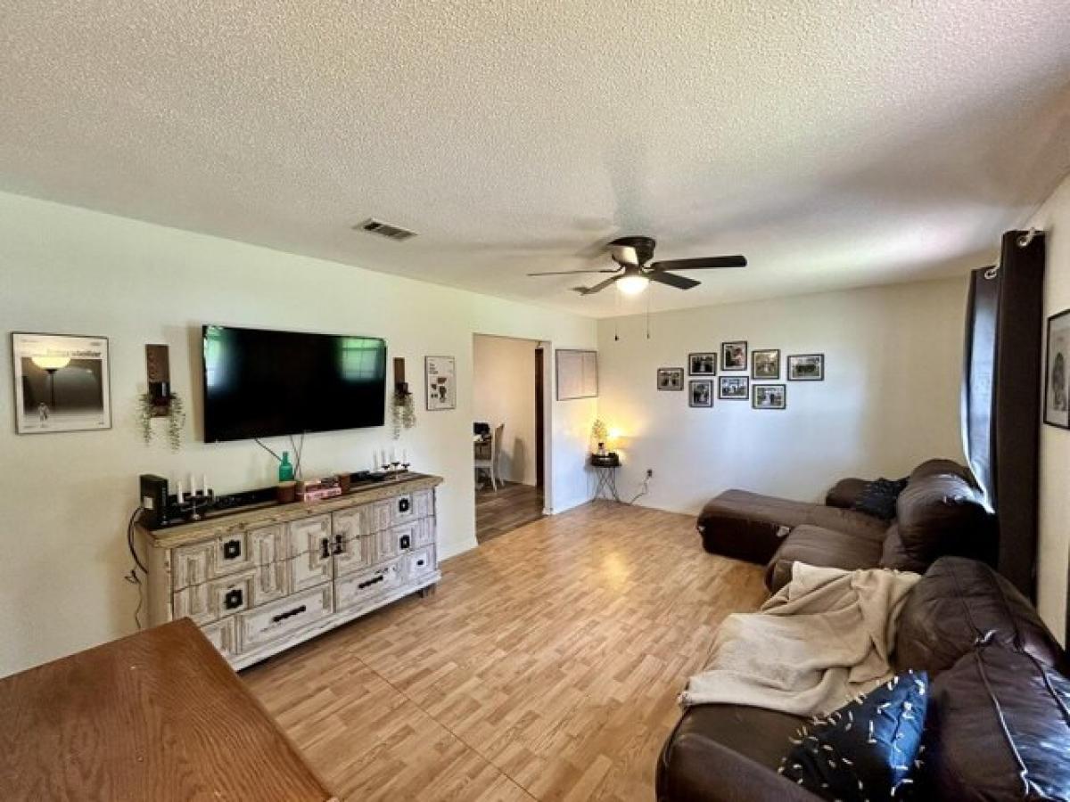 Picture of Home For Sale in Baker, Florida, United States