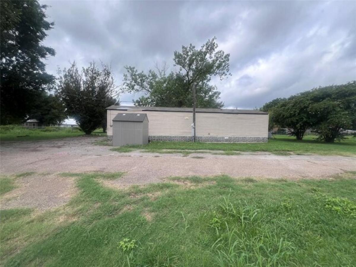 Picture of Home For Sale in Whitney, Texas, United States