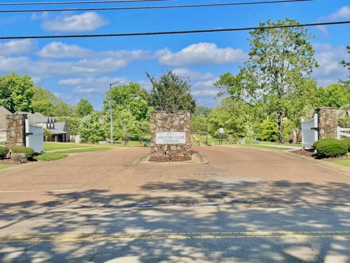 Picture of Residential Land For Sale in Starkville, Mississippi, United States