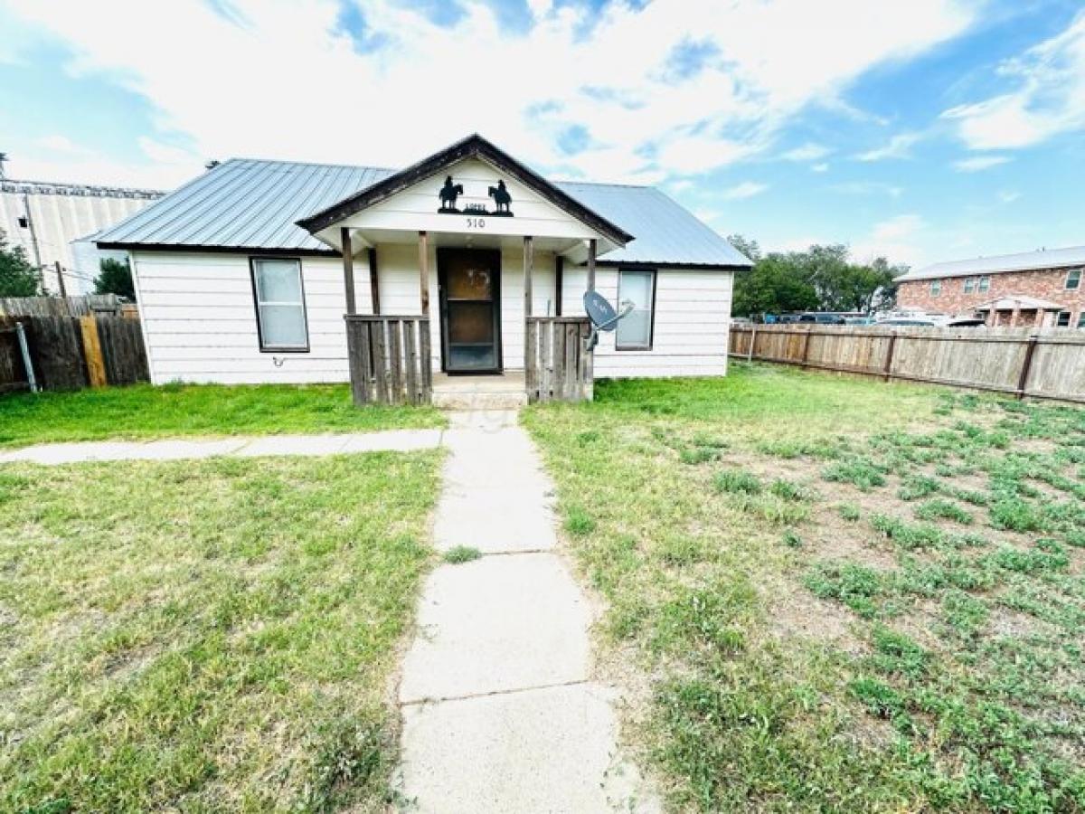 Picture of Home For Sale in Sunray, Texas, United States