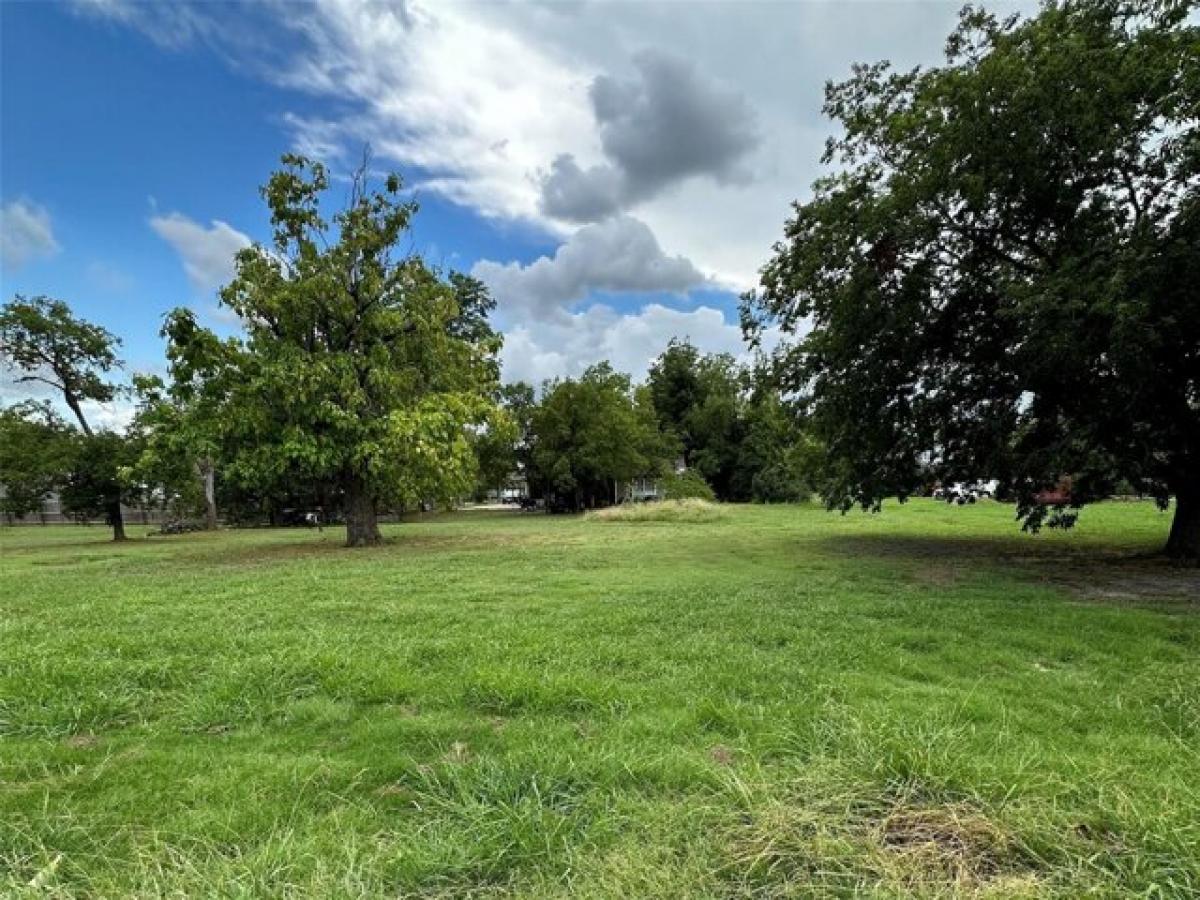 Picture of Residential Land For Sale in Royse City, Texas, United States