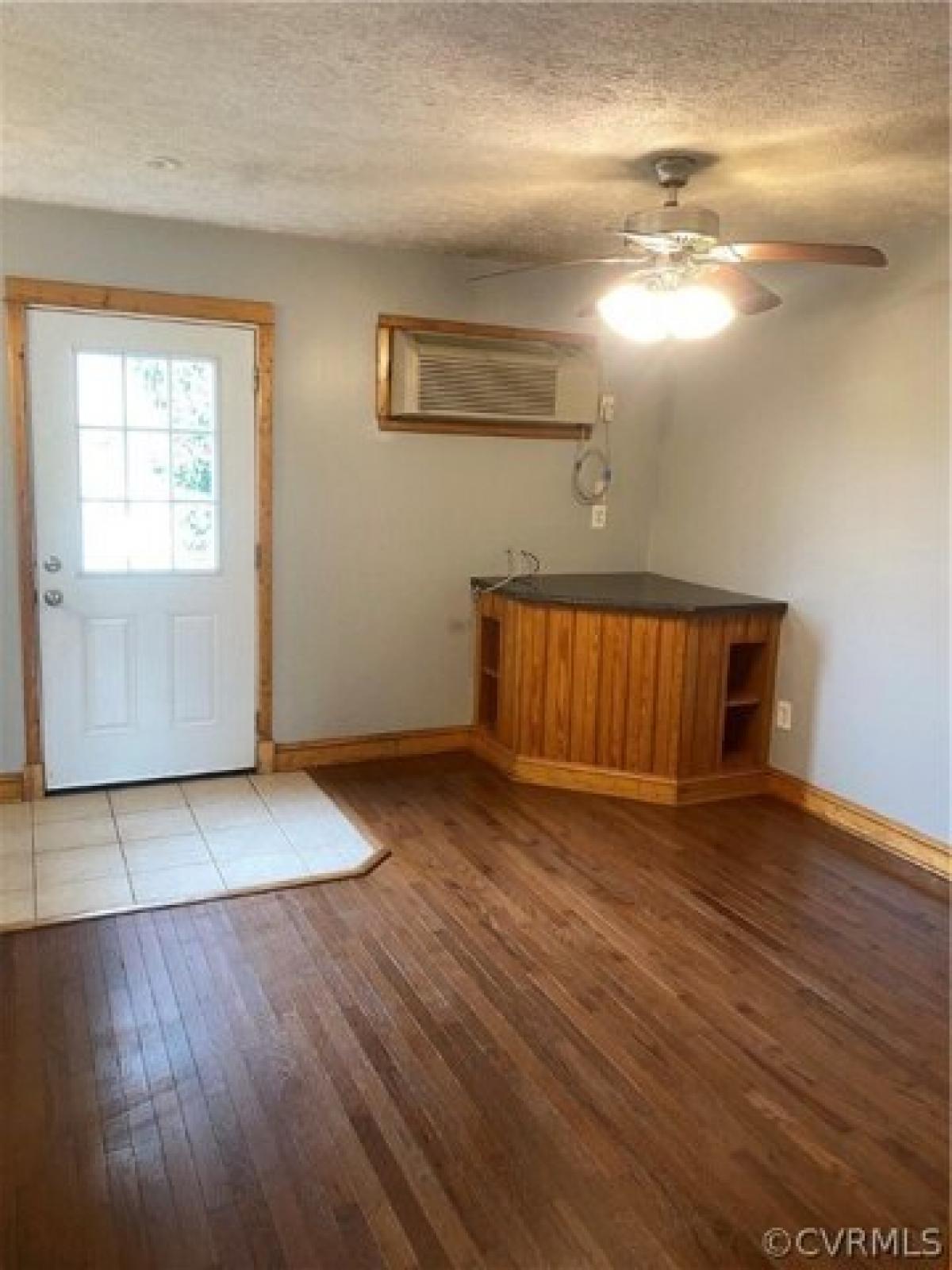 Picture of Home For Sale in Colonial Heights, Virginia, United States