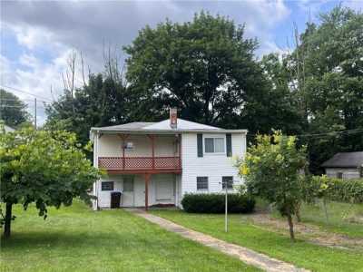 Home For Sale in Farrell, Pennsylvania