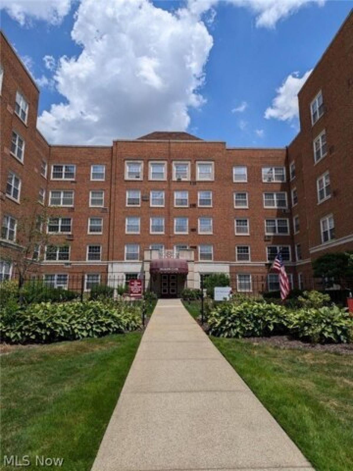 Picture of Home For Sale in Shaker Heights, Ohio, United States