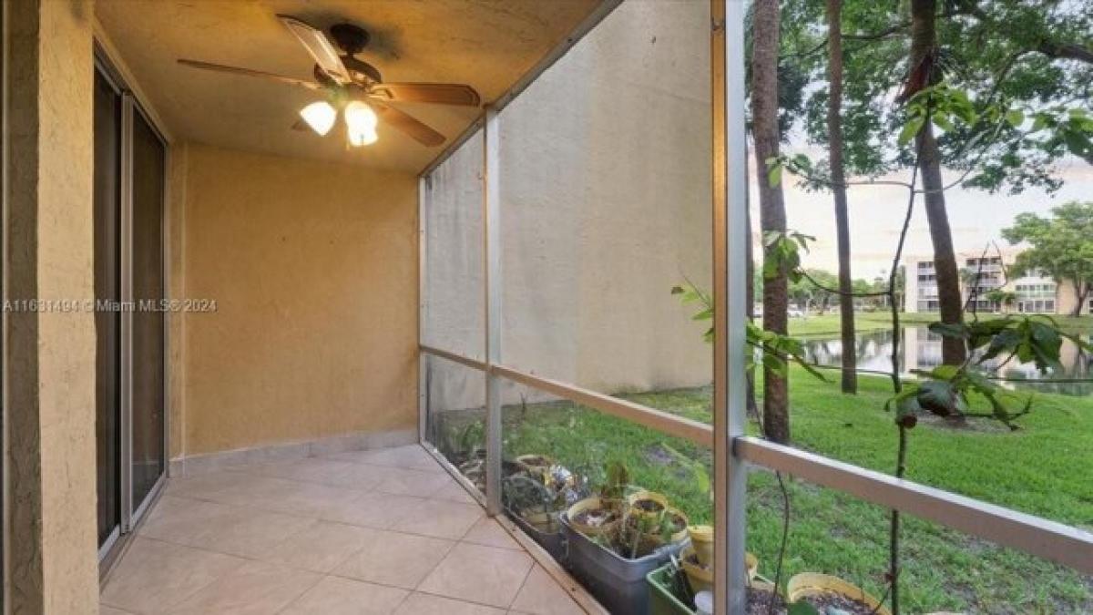 Picture of Home For Sale in Lauderdale Lakes, Florida, United States