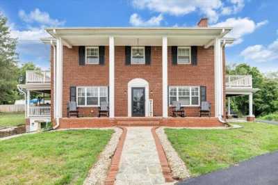 Home For Sale in Vinton, Virginia