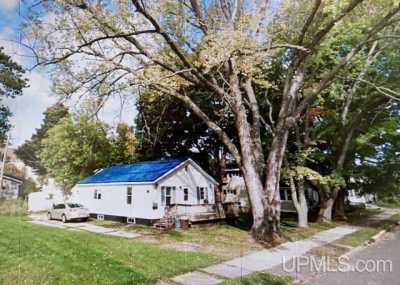 Home For Sale in Kingsford, Michigan