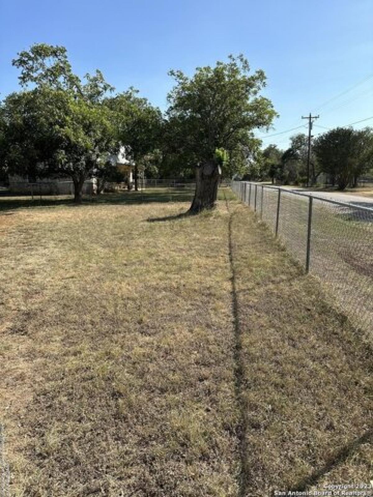 Picture of Home For Sale in Bandera, Texas, United States