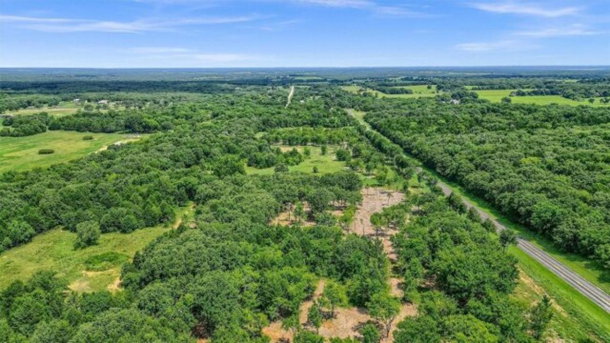 Picture of Residential Land For Sale in Whitesboro, Texas, United States