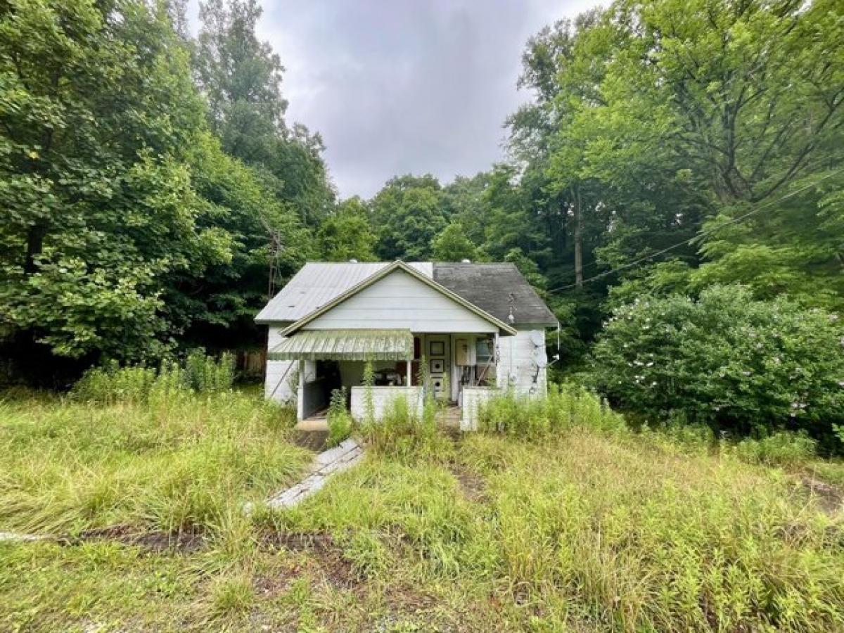 Picture of Home For Sale in Ansted, West Virginia, United States