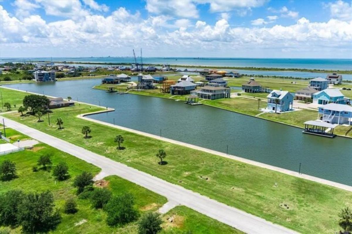 Picture of Residential Land For Sale in Port Bolivar, Texas, United States