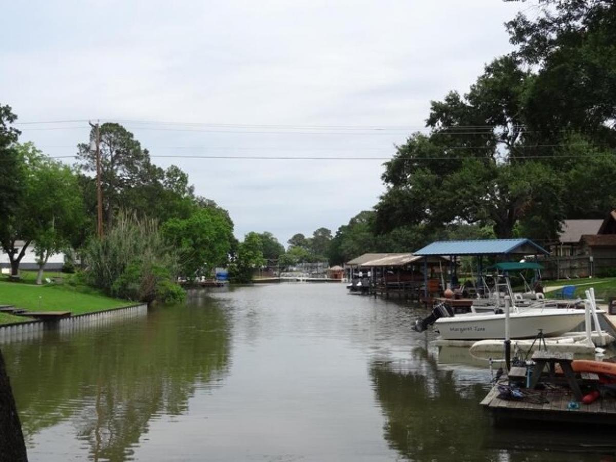 Picture of Residential Land For Sale in Tool, Texas, United States