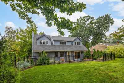 Home For Sale in Brookfield, Connecticut