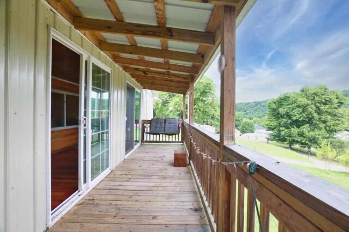 Picture of Home For Sale in Pine Grove, West Virginia, United States