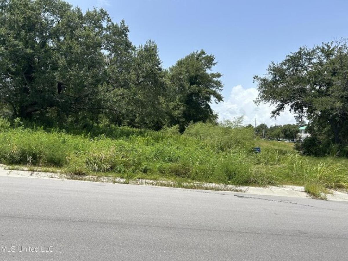 Picture of Residential Land For Sale in Biloxi, Mississippi, United States