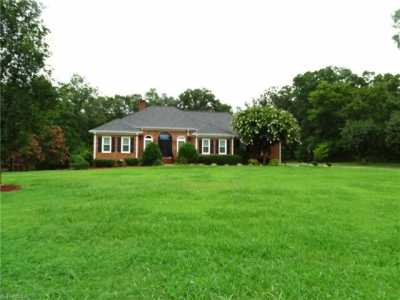 Home For Sale in Thomasville, North Carolina