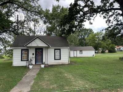 Home For Sale in Monett, Missouri