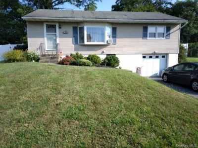 Home For Sale in New Windsor, New York