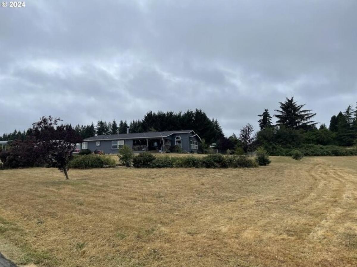 Picture of Home For Sale in Grand Ronde, Oregon, United States