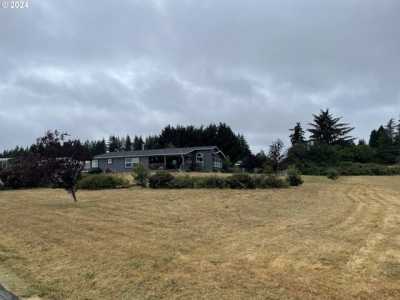 Home For Sale in Grand Ronde, Oregon