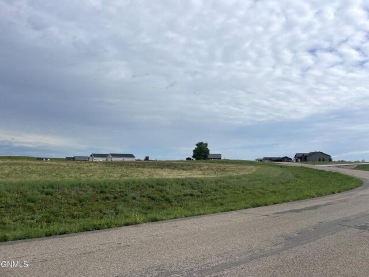 Picture of Residential Land For Sale in Bismarck, North Dakota, United States