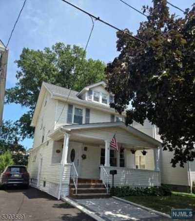 Home For Sale in Roselle Park, New Jersey