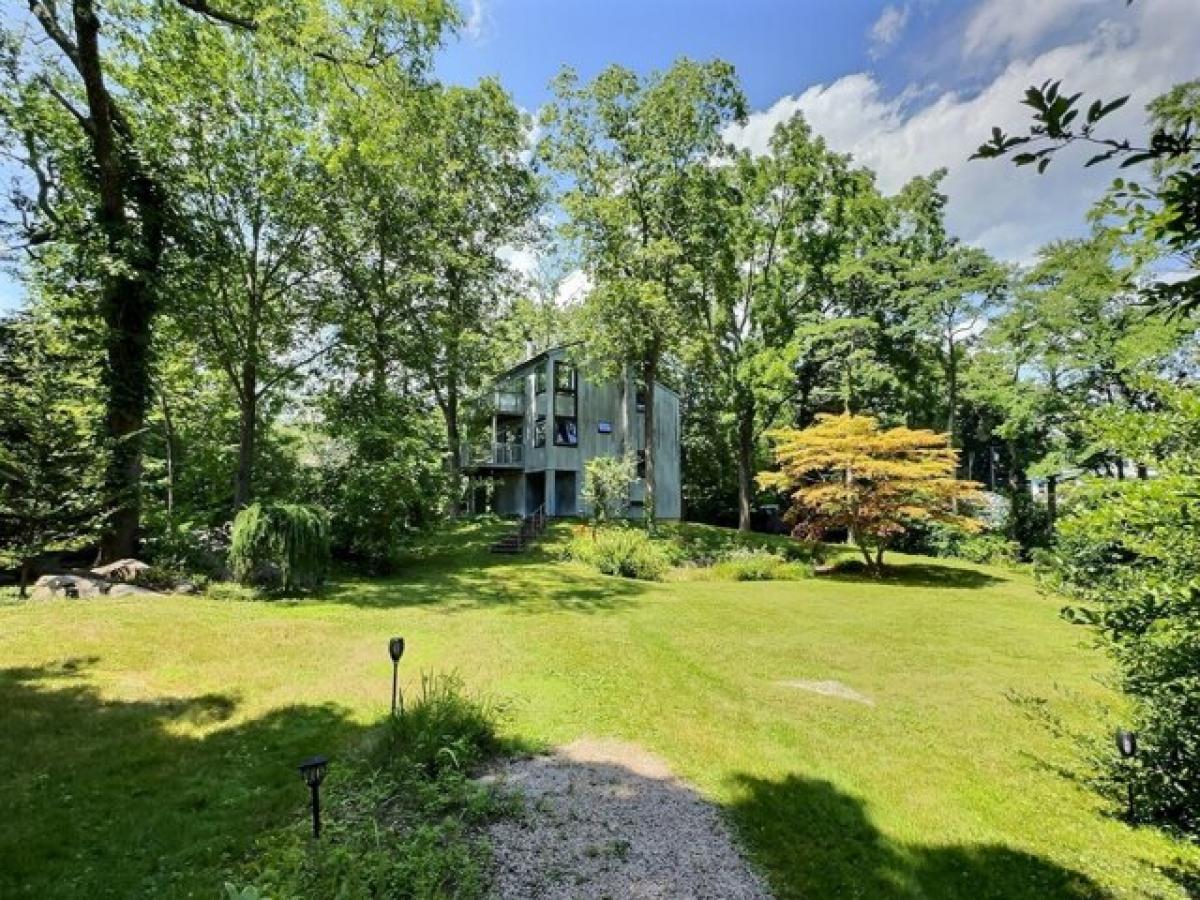 Picture of Home For Sale in Branford, Connecticut, United States