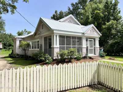 Home For Sale in Waveland, Mississippi