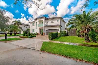 Home For Sale in Miami Lakes, Florida