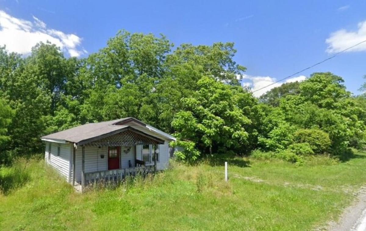 Picture of Home For Sale in Lowell, Indiana, United States