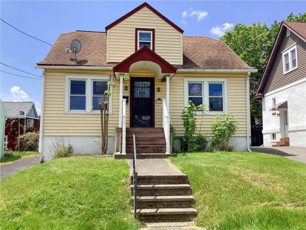 Picture of Home For Sale in Johnson City, New York, United States