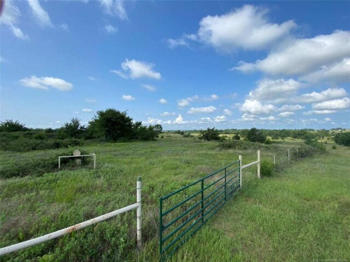 Picture of Residential Land For Sale in Madill, Oklahoma, United States