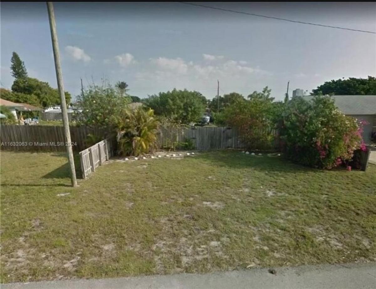 Picture of Residential Land For Sale in Lake Worth, Florida, United States