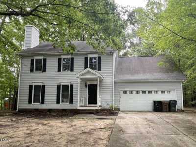 Home For Sale in Holly Springs, North Carolina