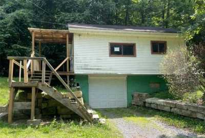 Home For Sale in Ellwood City, Pennsylvania