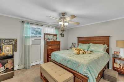 Home For Sale in Bay Shore, New York