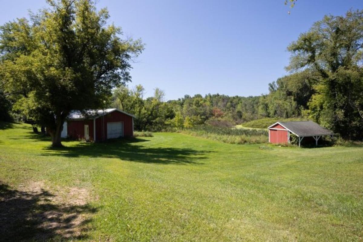 Picture of Home For Sale in Brooklyn, Michigan, United States