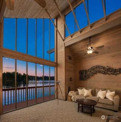 Home For Sale in Anderson Island, Washington