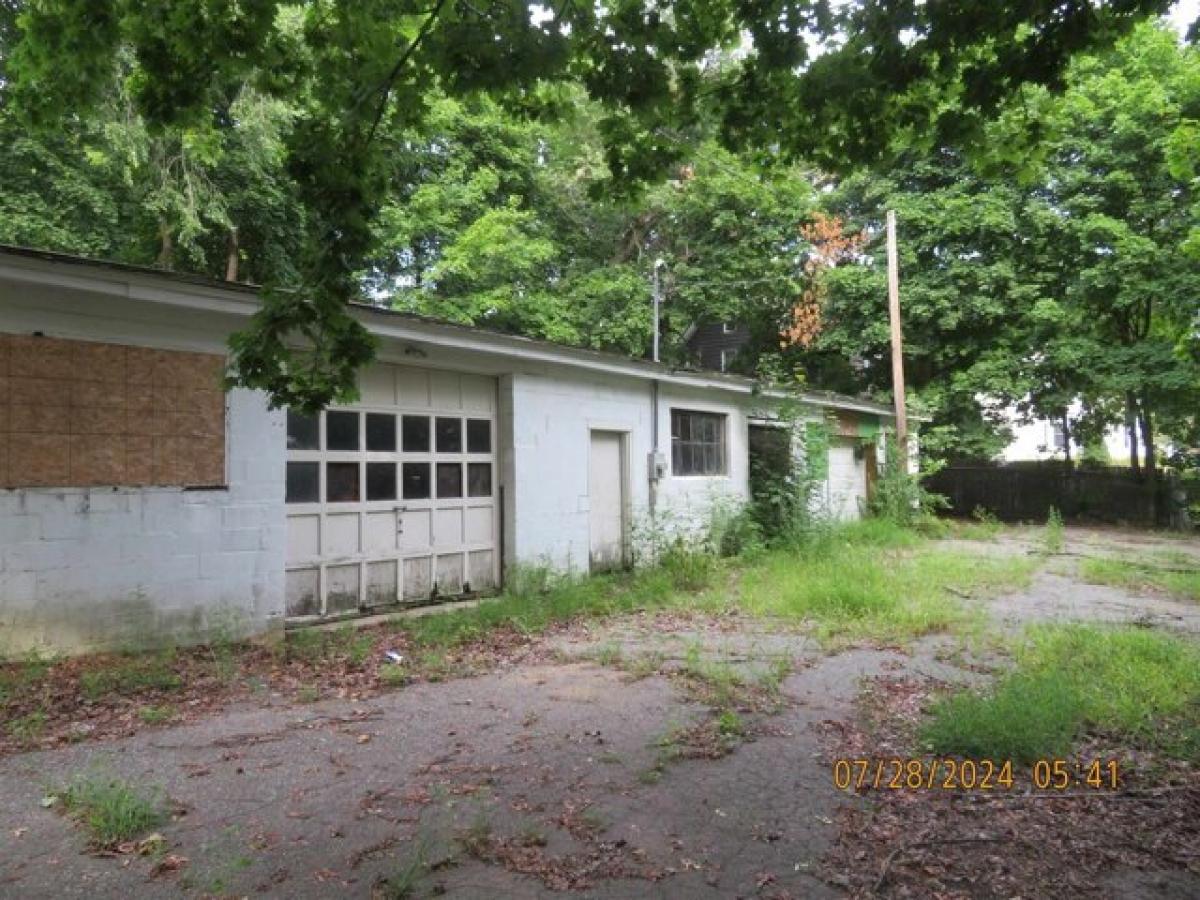 Picture of Home For Sale in Rochester, New Hampshire, United States