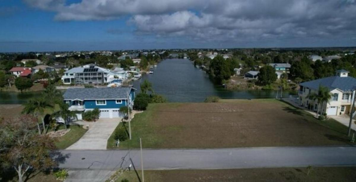 Picture of Residential Land For Sale in Hernando Beach, Florida, United States