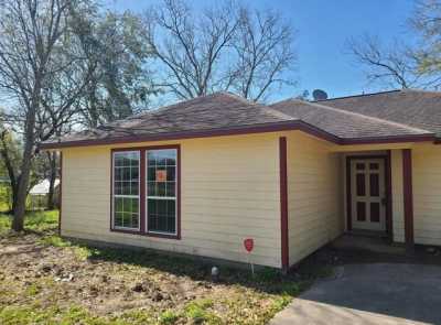 Home For Sale in Hitchcock, Texas