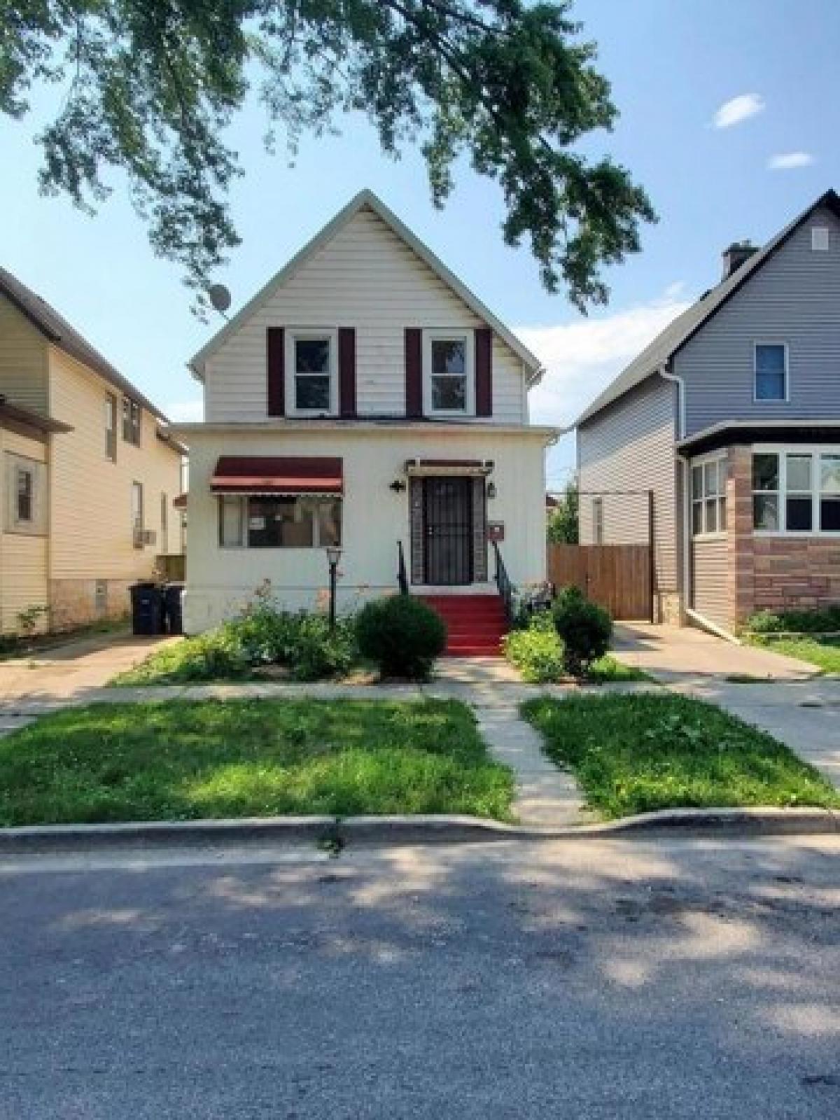 Picture of Home For Sale in Maywood, Illinois, United States