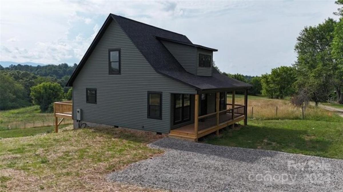 Picture of Home For Sale in Leicester, North Carolina, United States