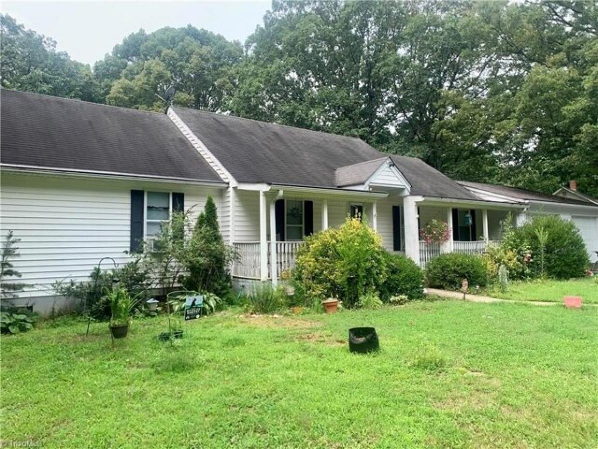 Picture of Home For Sale in Rural Hall, North Carolina, United States