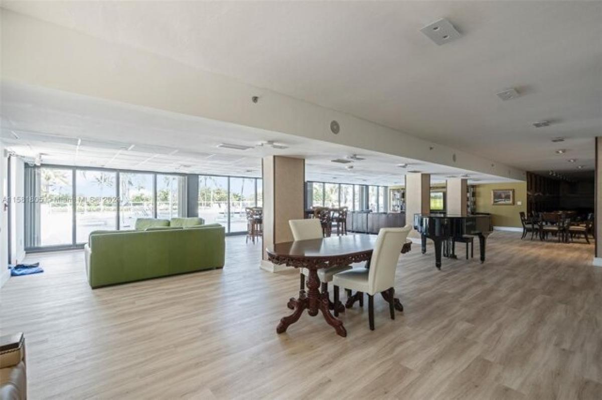 Picture of Home For Sale in Bal Harbour, Florida, United States