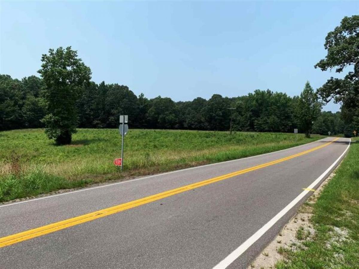 Picture of Residential Land For Sale in Lexington, Tennessee, United States